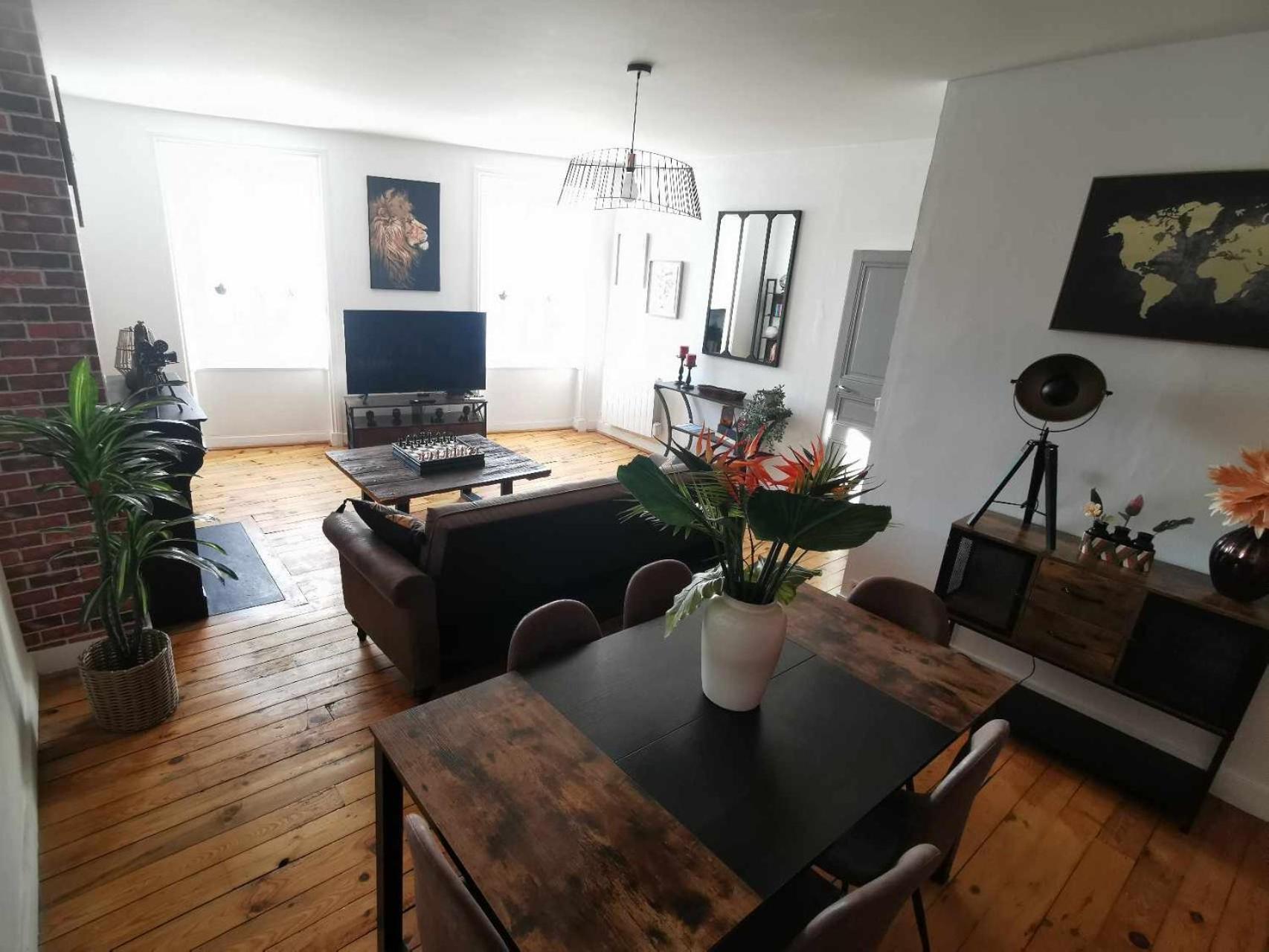 Bel Appartement De 1 A 7 Personnes Ambert Buitenkant foto