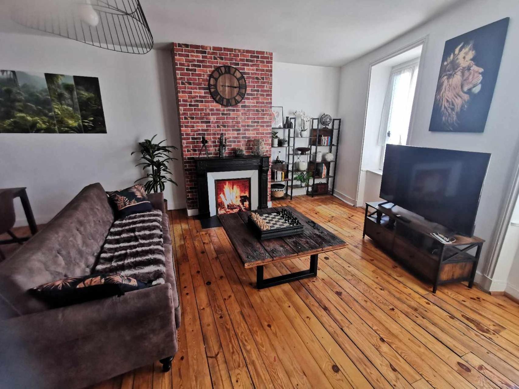 Bel Appartement De 1 A 7 Personnes Ambert Buitenkant foto