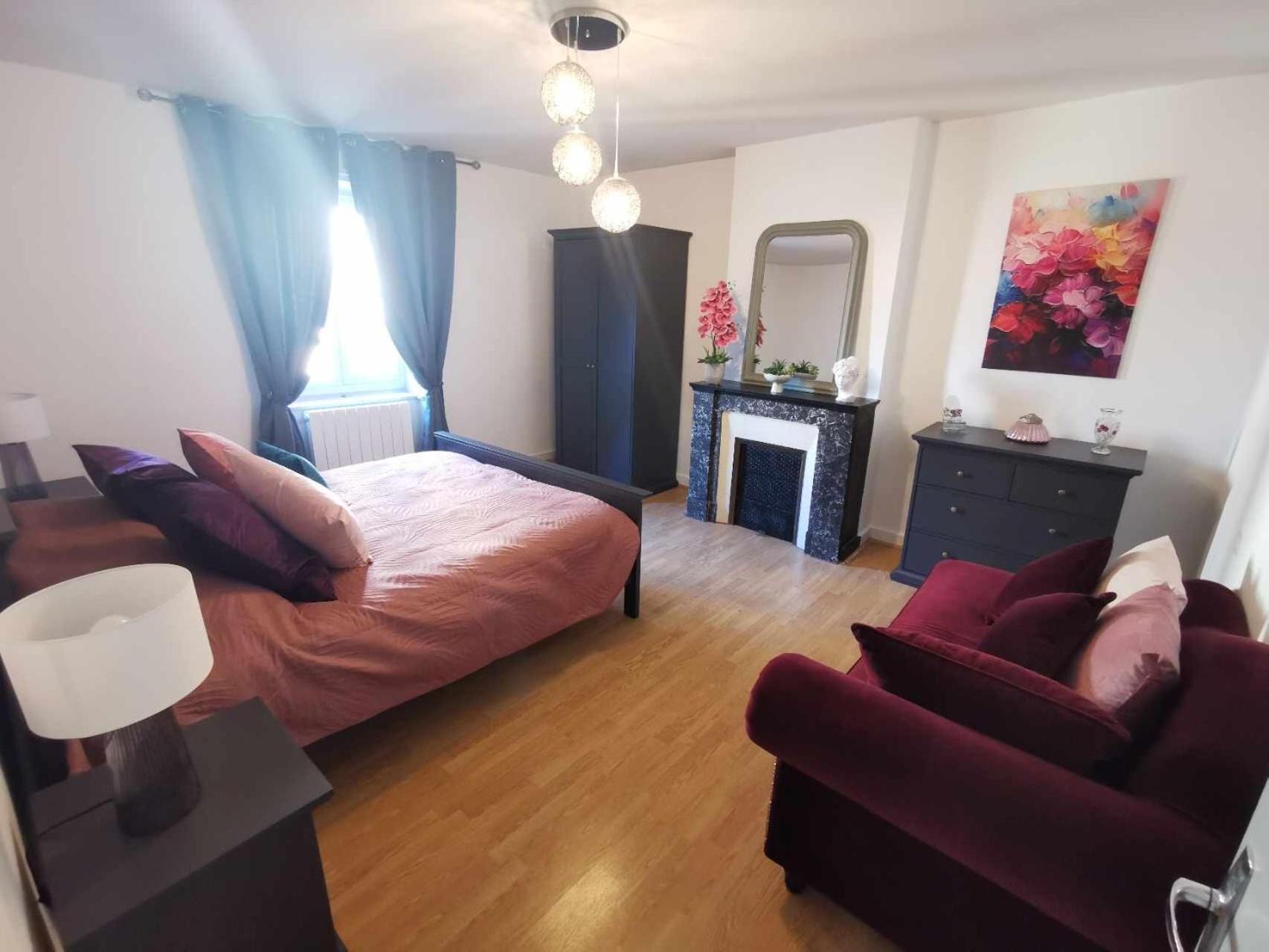 Bel Appartement De 1 A 7 Personnes Ambert Buitenkant foto